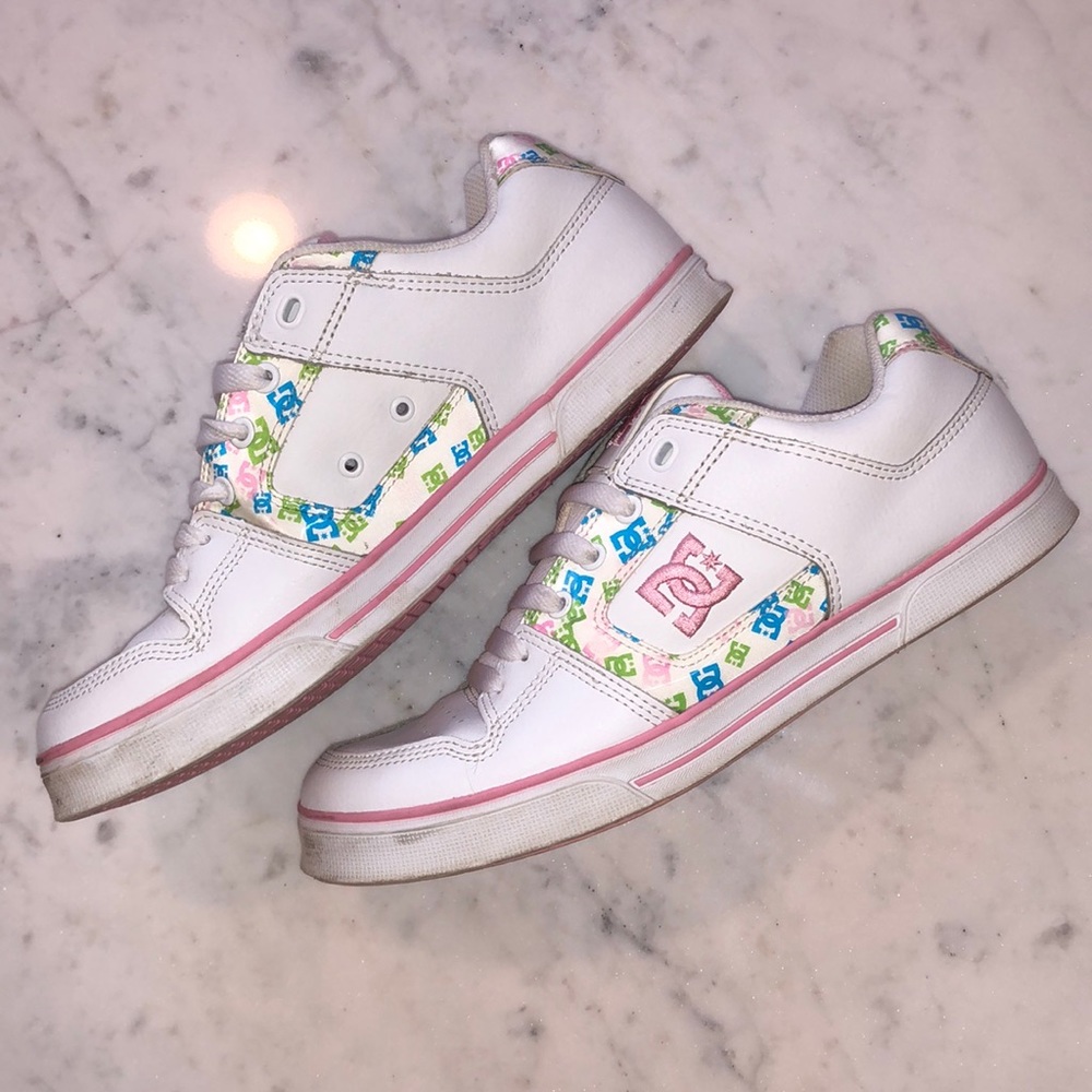 SOLD! DC Women's White and Pink Sneakers